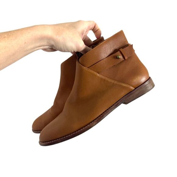 MADEWELL The Kelci Flat Boot in English Saddle - Picture 9 of 10